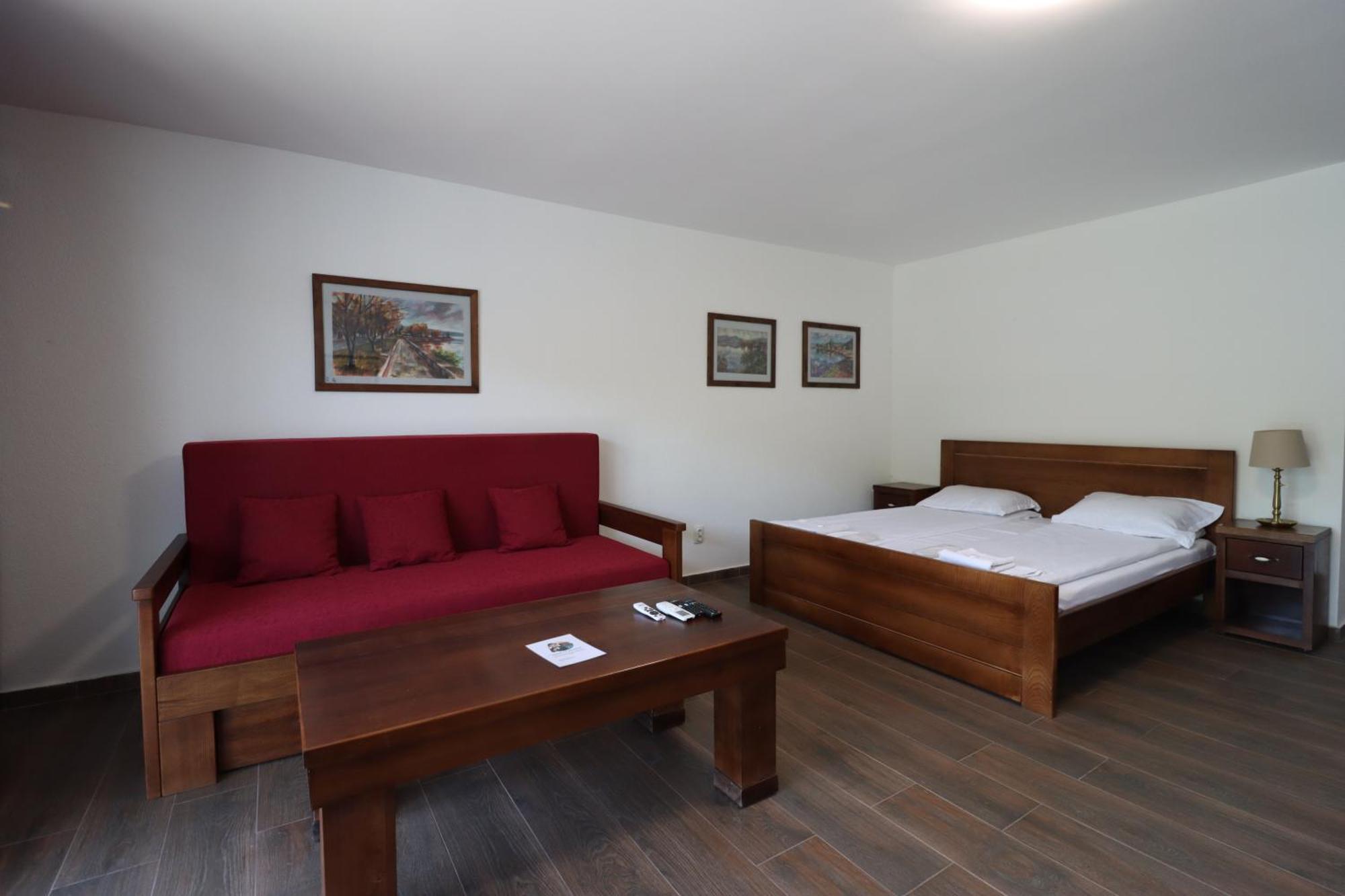 Dunavska Vila Milosavljevic Donji Milanovac Exterior foto
